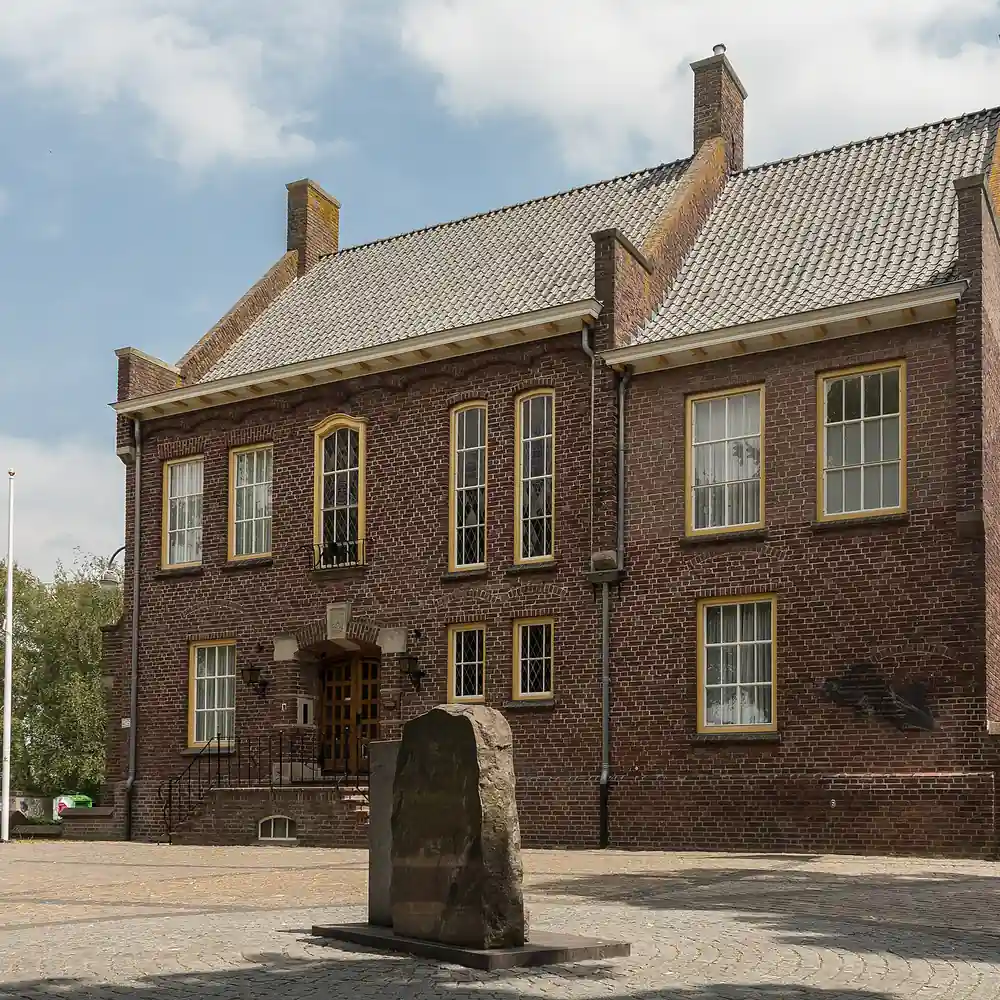 Het raadhuis van Chaam: vergelijk de rijscholen in Chaam