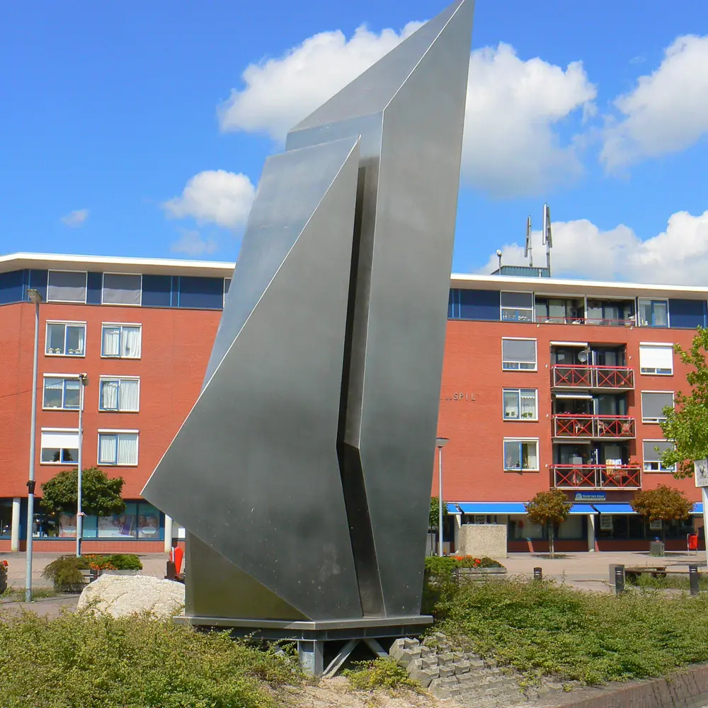 Een monument in Emmer-Compascuum: rijscholen in Emmer-Compascuum vergelijken