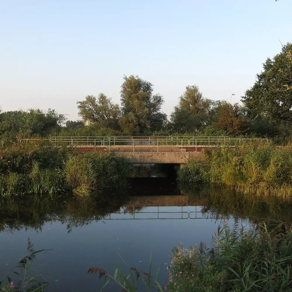De spoorbrug bij Foxhol: rijscholen in Foxhol vergelijken