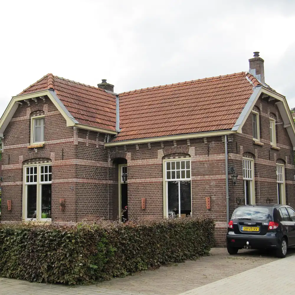 Een huis aan de Bloemenweg in Gaanderen: rijscholen in Gaanderen vergelijken