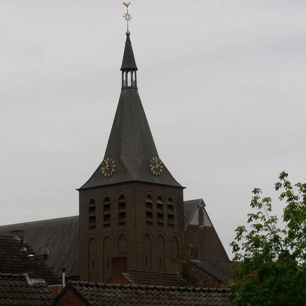 De Catharinakerk in Grevenbicht, vlak bij Born: alle rijscholen in Born op een rij