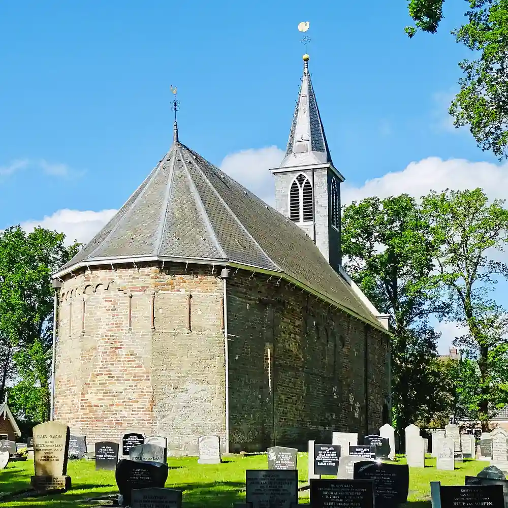 De Martinuskerk in Gytsjerk: rijscholen in Gytsjerk vergelijken