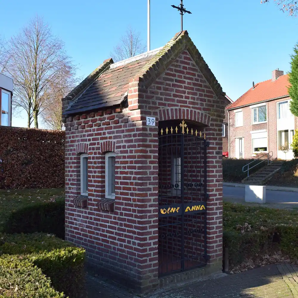 De Sint-Annakapel in Haelen: rijscholen in Haelen vergelijken