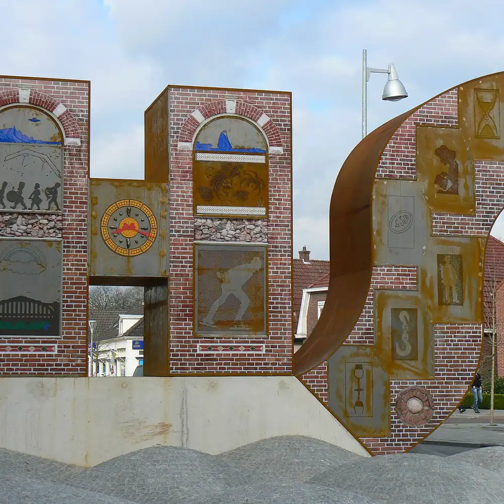 Een kunstwerk in Hoogezand, waar je de rijscholen in Hoogezand kunt vergelijken