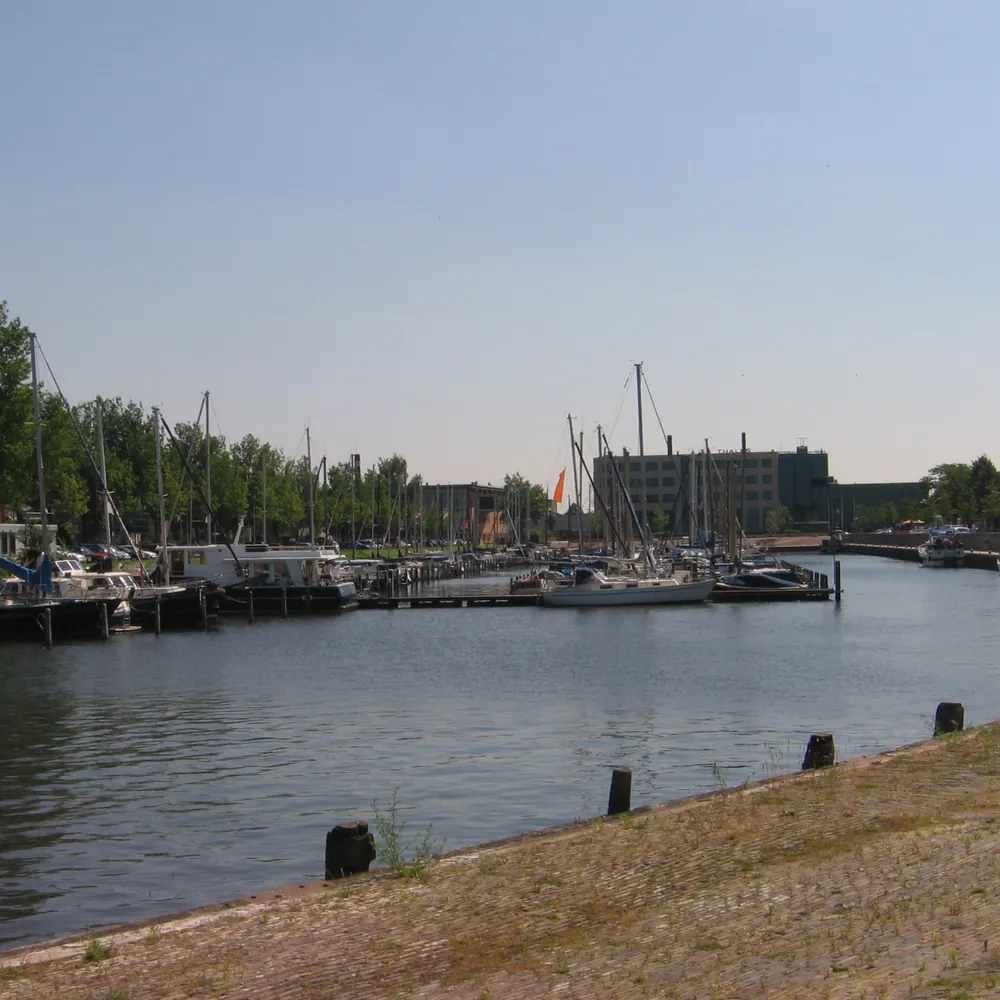 De haven van Huizen: vergelijk de rijscholen in Huizen