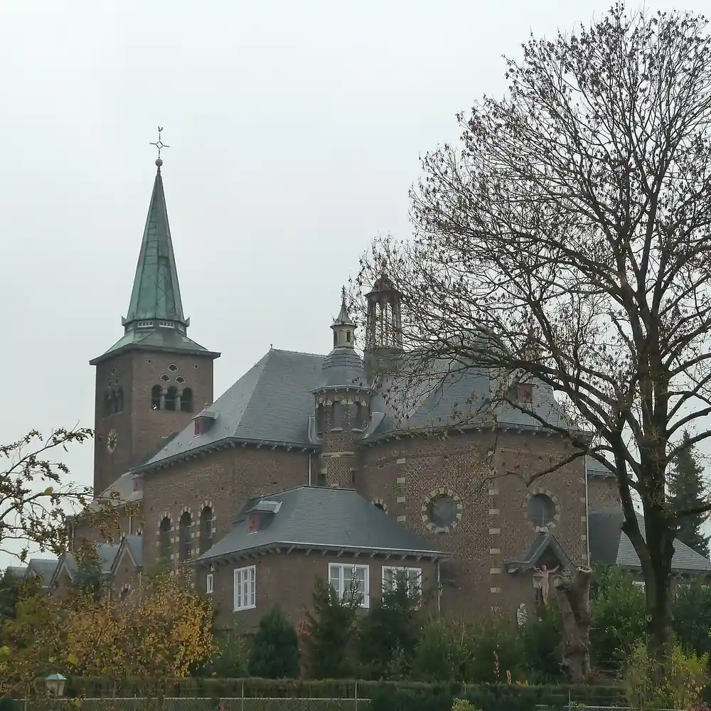 De kerk van Hulsberg, waar je de rijscholen in Hulsberg kunt vergelijken