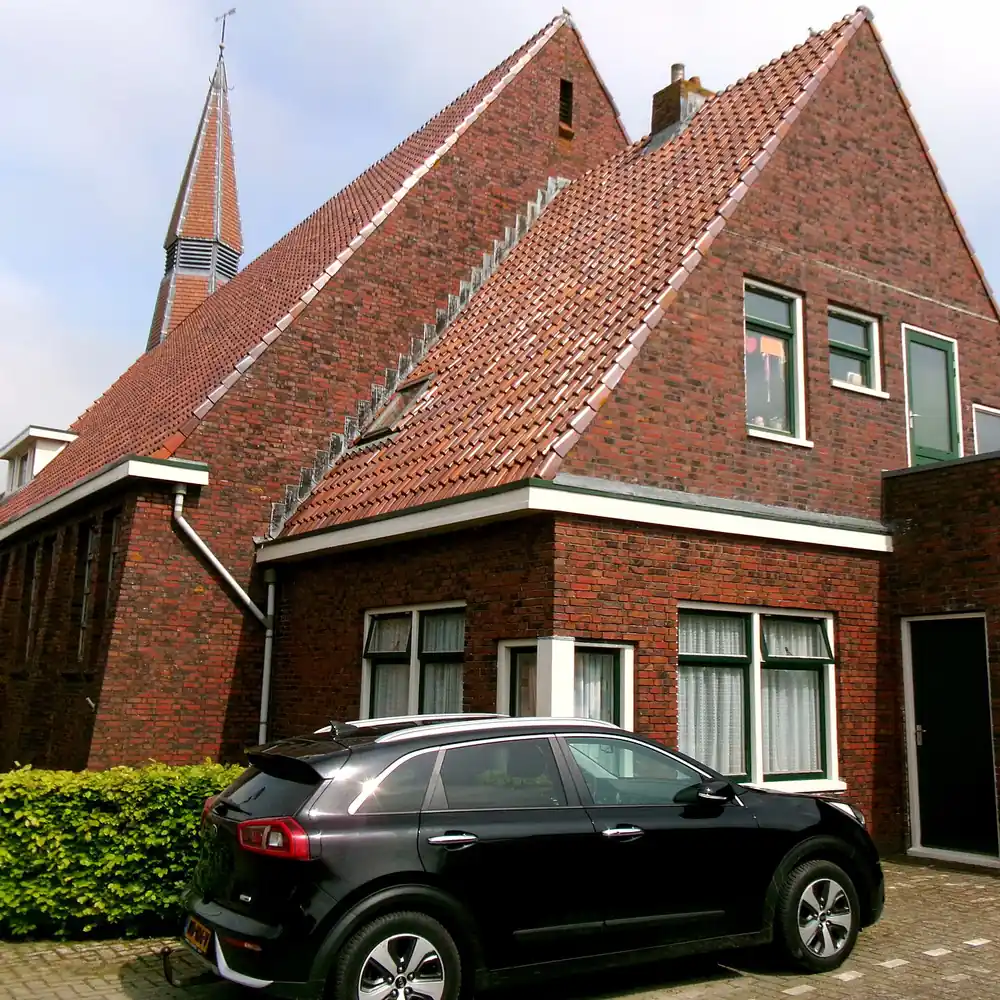 Een kosterswoning in Kantens: vergelijk de rijscholen in Kantens