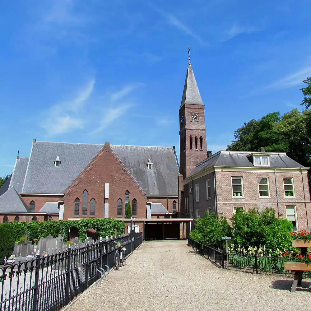 De katholieke kerk van Klarenbeek, vlak bij Wilp: alle rijscholen in Wilp op een rij