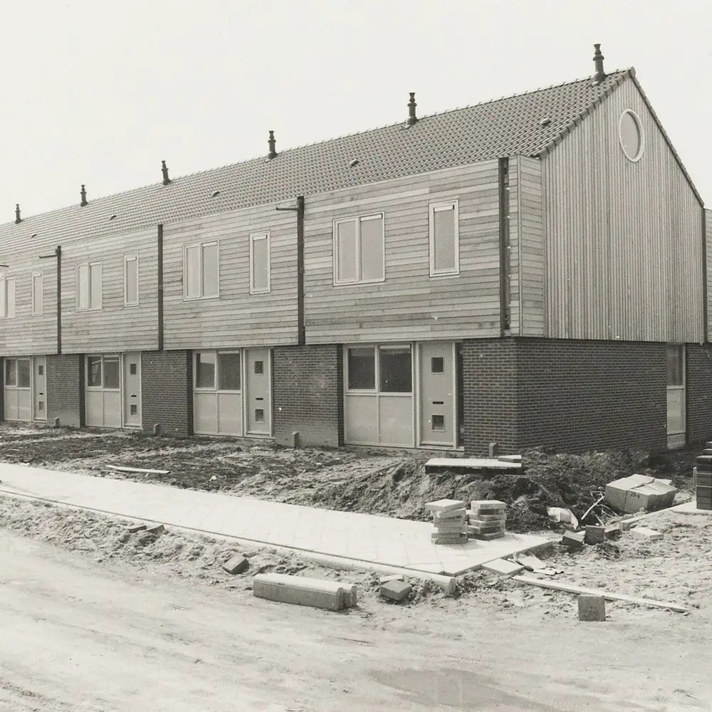 Nieuwbouw in Kudelstaart op een oude foto: vergelijk de rijscholen in Kudelstaart
