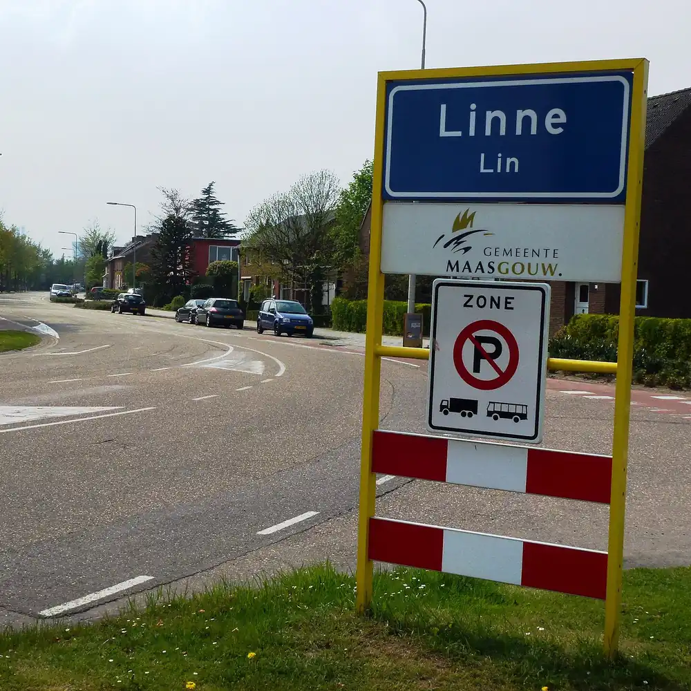 Het plaatsnaambord van Linne: vergelijk de rijscholen in Linne