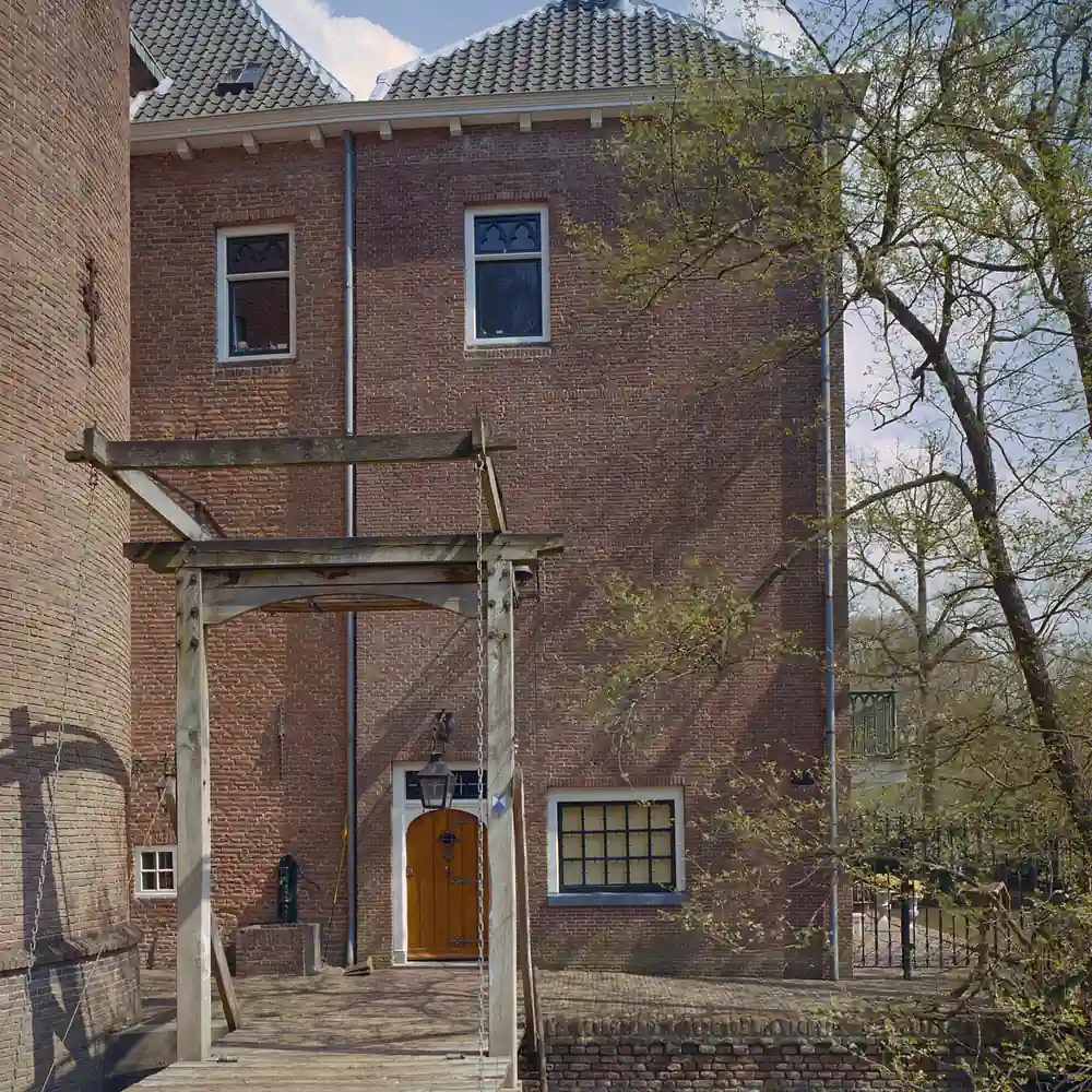 Een historisch gebouw in Maarsbergen, waar je de rijscholen in Maarsbergen kunt vergelijken