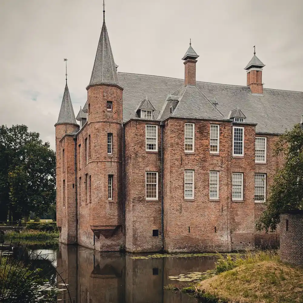 Een kasteel aan het water bij Maarssen: vergelijk de rijscholen in Maarssen