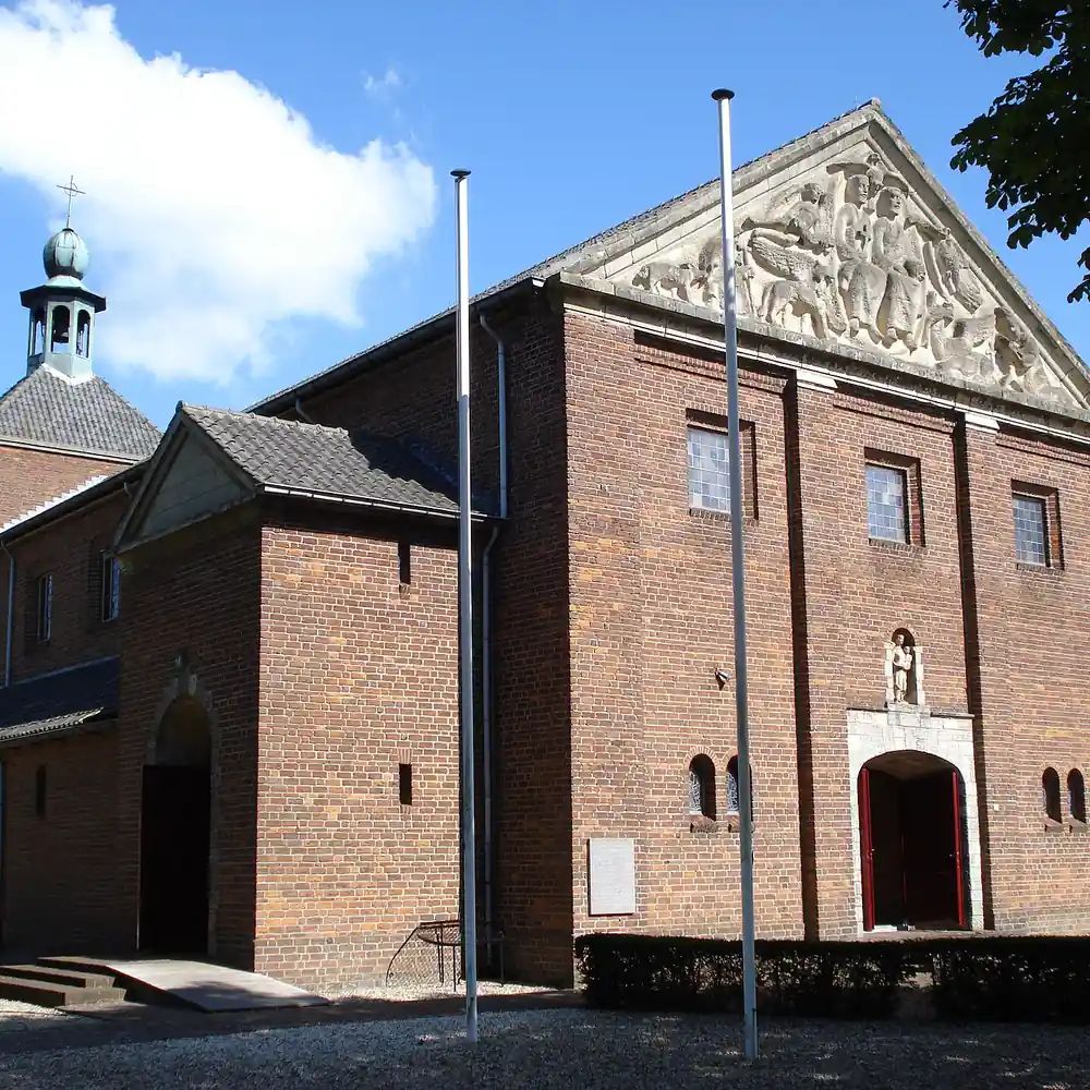 De kerk van Maren-Kessel: vergelijk de rijscholen in Maren-Kessel