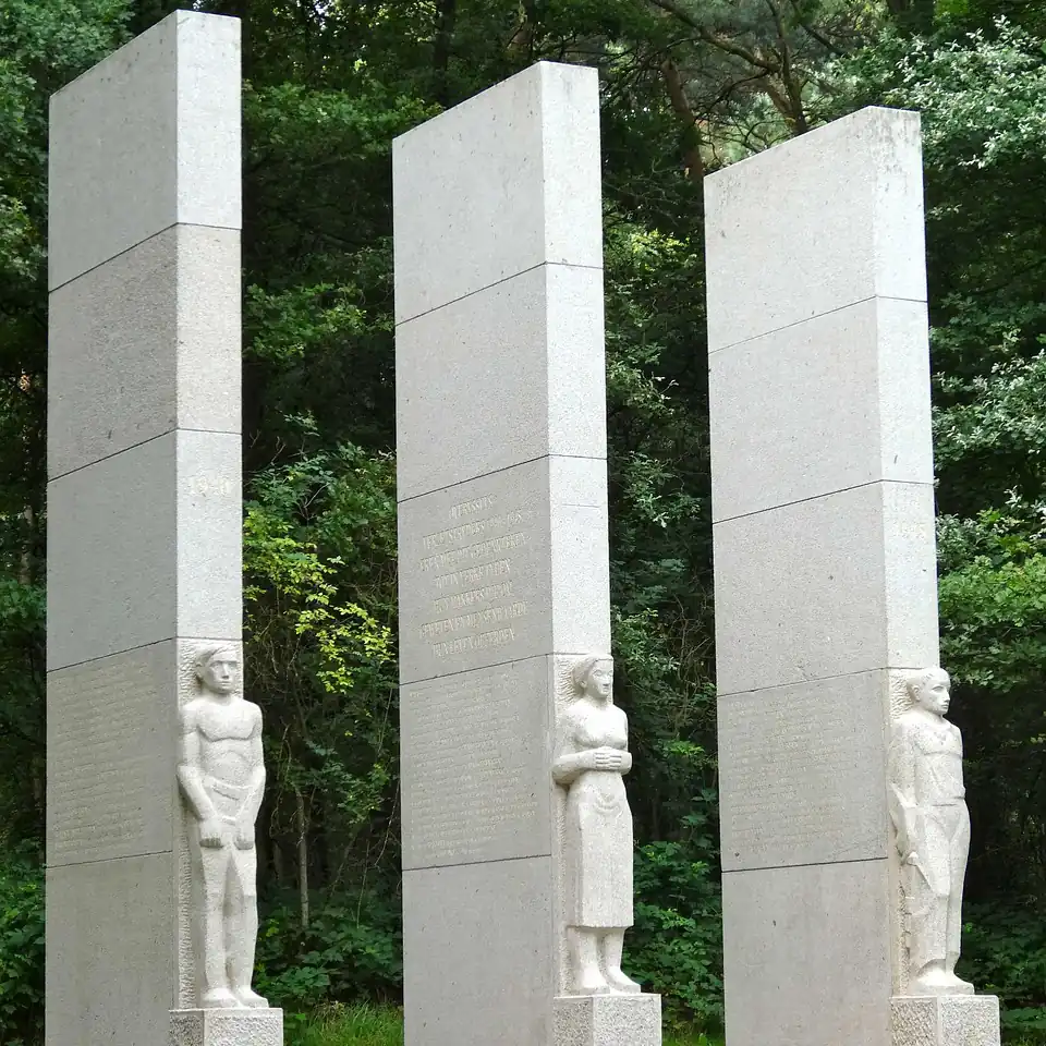 Het oorlogsmonument in Markelo, waar je de rijscholen in Markelo kunt vergelijken
