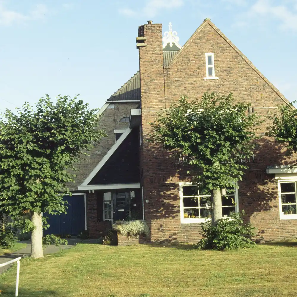 Een boerderij in Nieuwehorne: vergelijk de rijscholen in Nieuwehorne