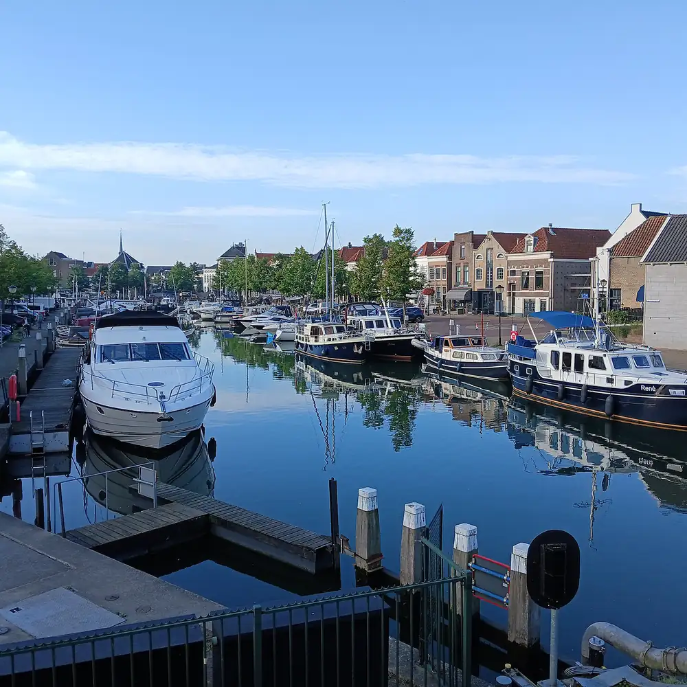 De haven van Oud-Beijerland, waar je de rijscholen in Oud-Beijerland kunt vergelijken