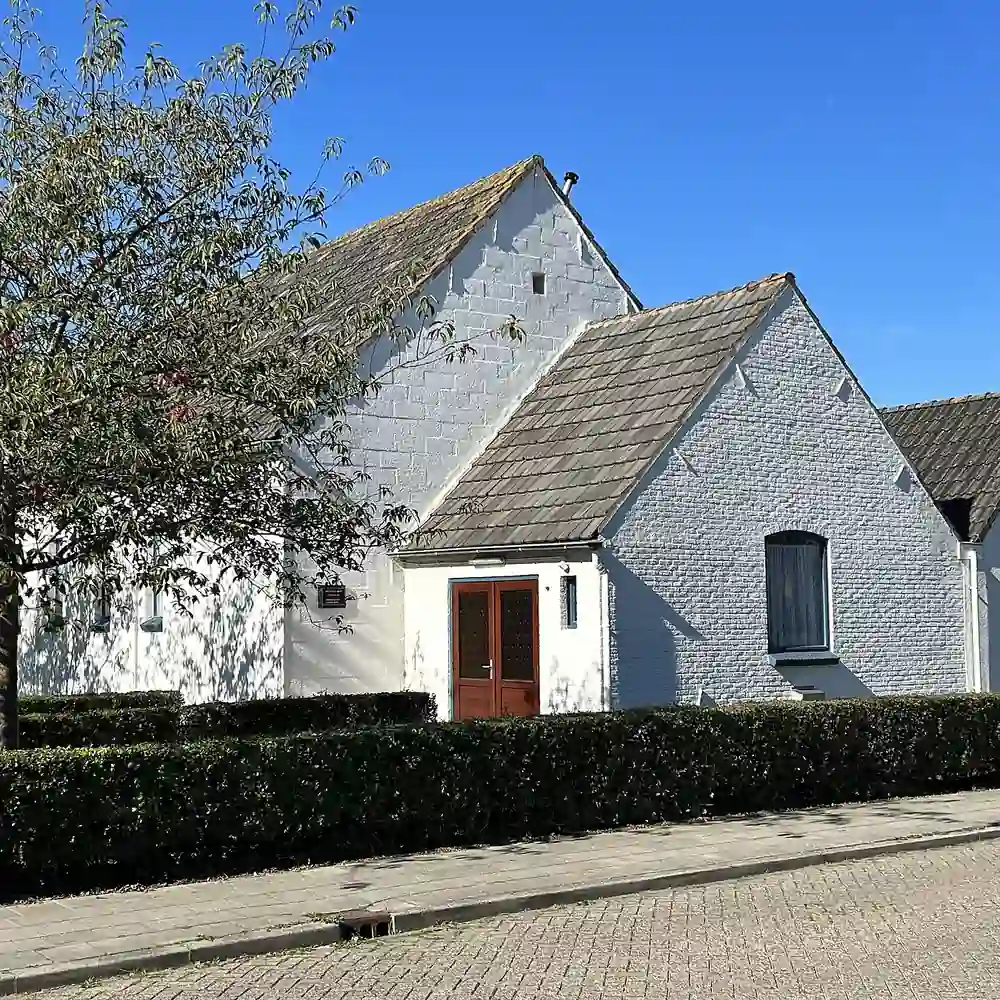 Een kerk in Oude-Tonge: rijscholen in Oude-Tonge vergelijken