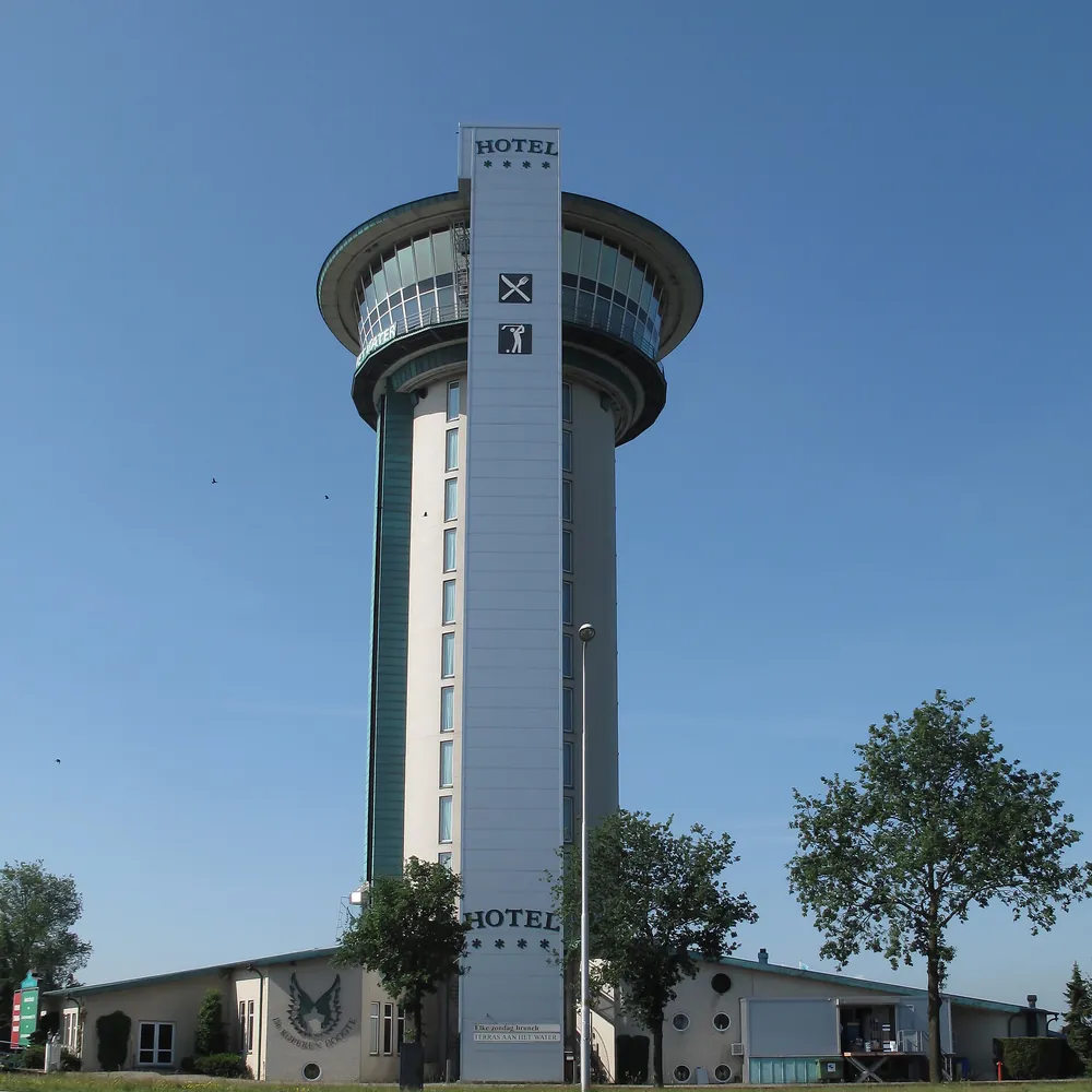 Een opvallend gebouw in Rouveen, waar je de rijscholen in Rouveen kunt vergelijken