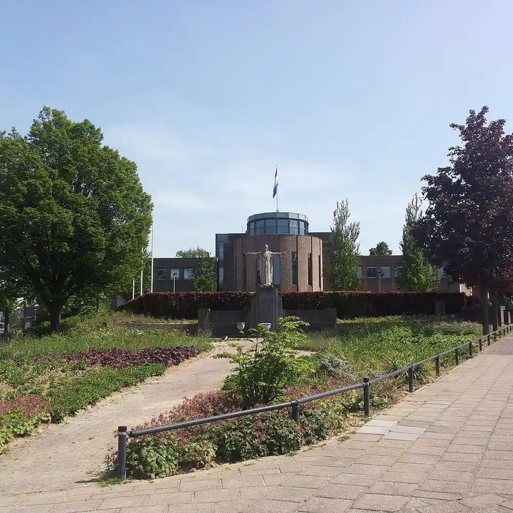 Het Heilig Hartbeeld in Schinveld, waar je de rijscholen in Schinveld kunt vergelijken