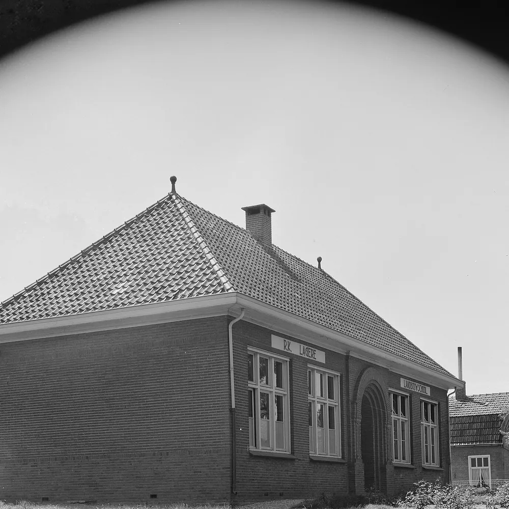 De oude landbouwschool in Sint Anthonis, waar je de rijscholen in Sint Anthonis kunt vergelijken