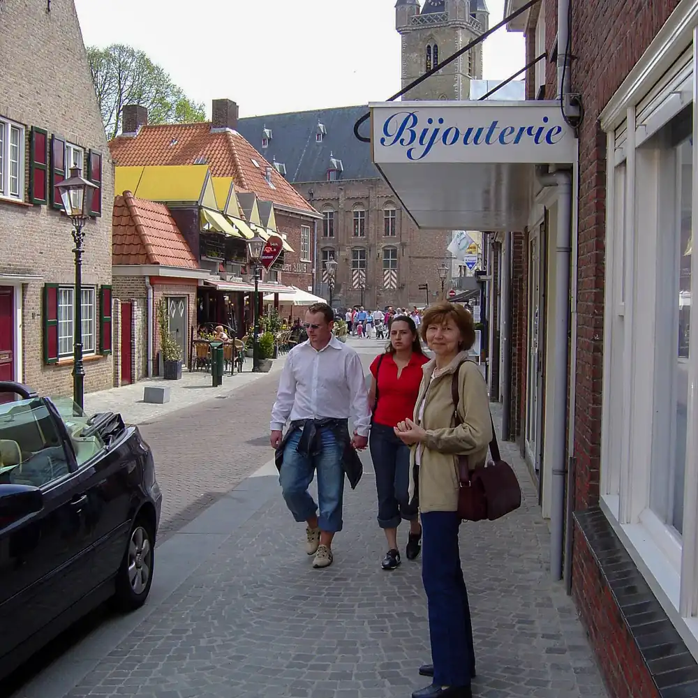 Een straat in Sluis: rijscholen in Sluis vergelijken