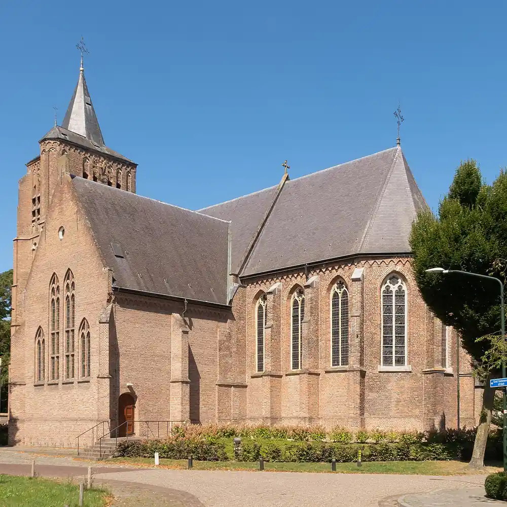 De Sint-Genovevakerk in Son en Breugel: rijscholen in Son en Breugel vergelijken