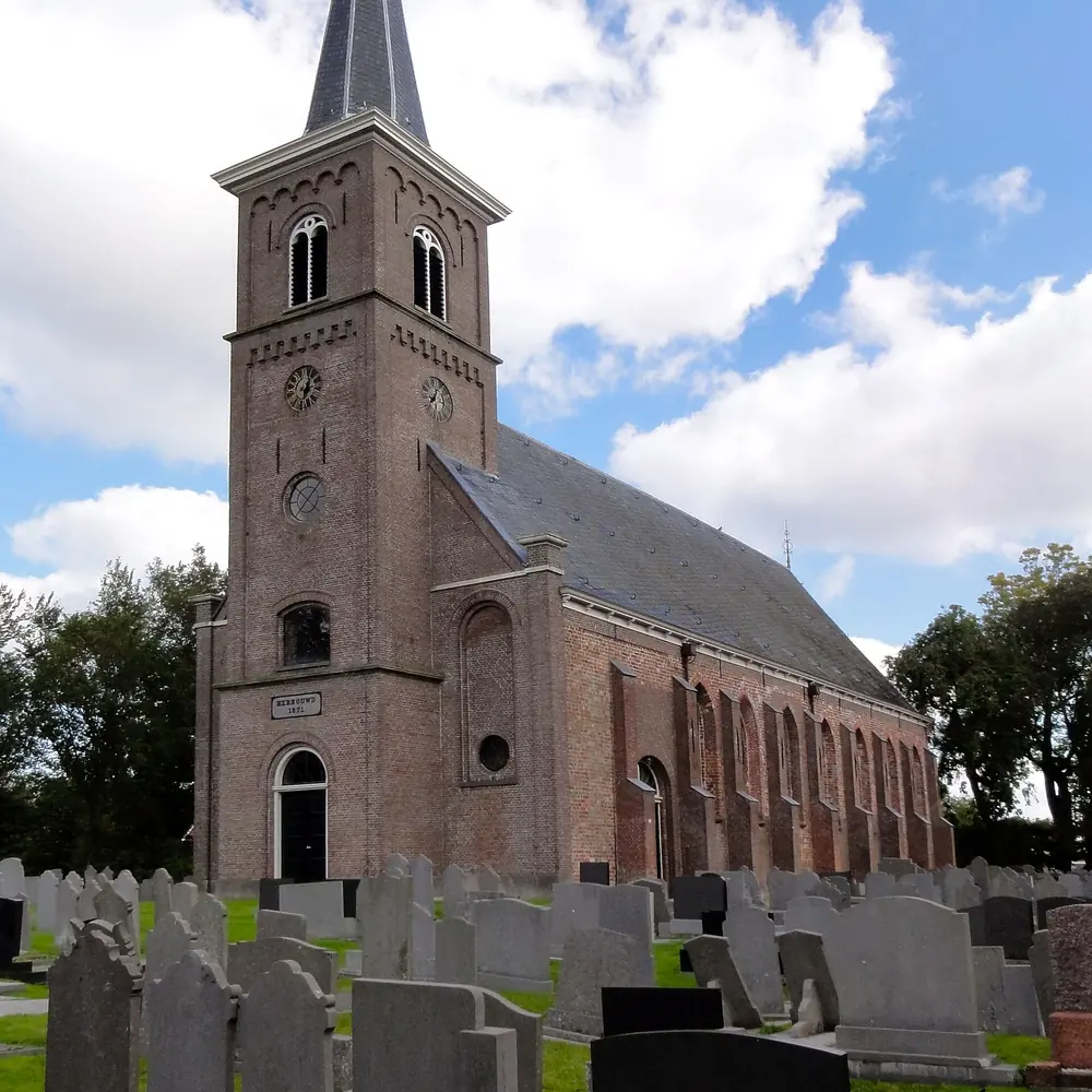 De kerk van Ternaard, waar je de rijscholen in Ternaard kunt vergelijken