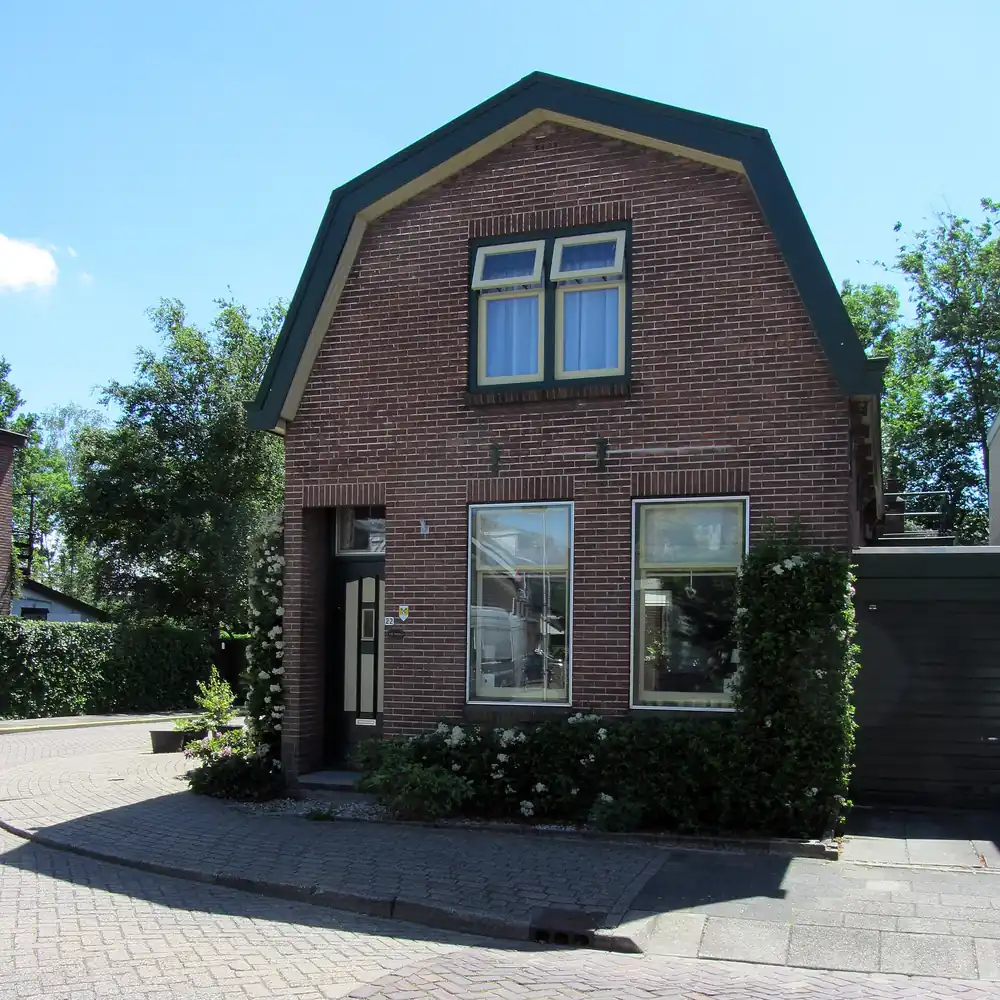 Een woonhuis aan de Burgemeester Trooststraat in Waddinxveen: alle rijscholen in Waddinxveen op een rij