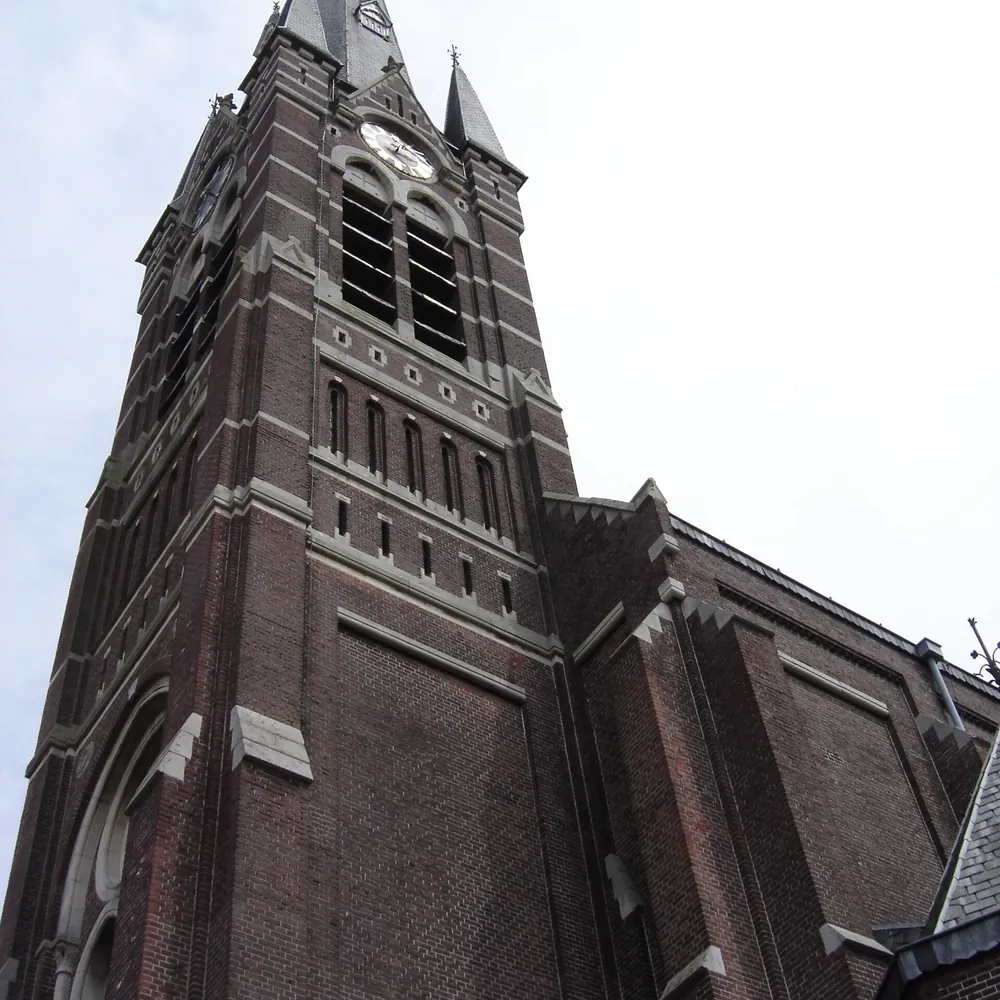 De Sint-Gummaruskerk in Wagenberg: vergelijk de rijscholen in Wagenberg