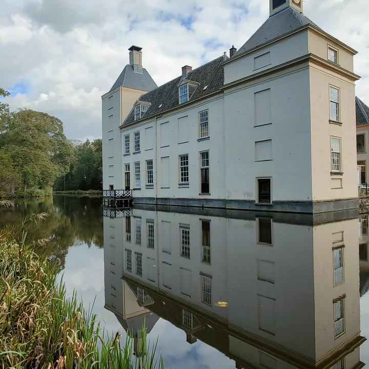 Het Huis te Warmond aan het water: vergelijk de rijscholen in Warmond