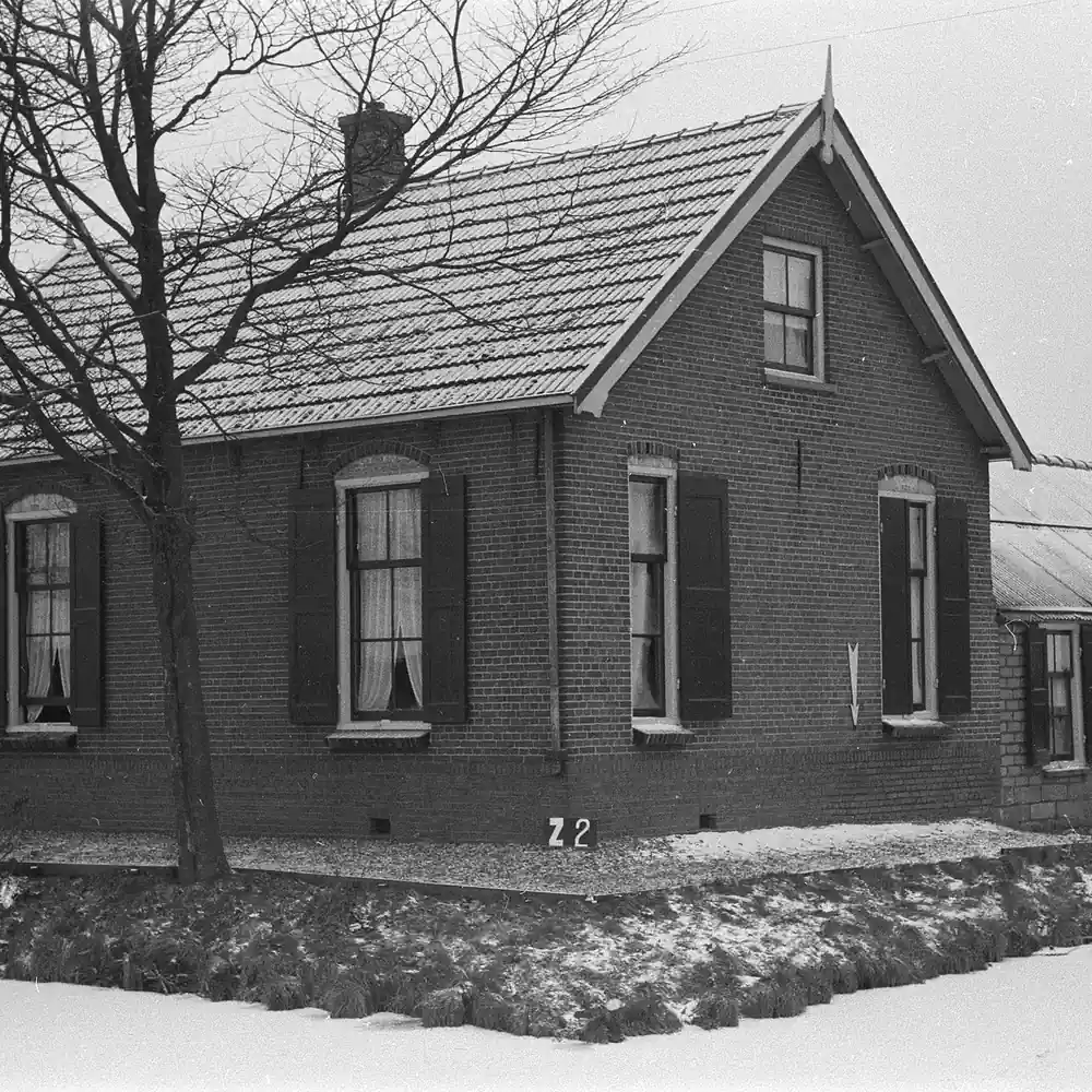 Een boerderij in Zegveld op een oude foto: rijscholen in Zegveld vergelijken